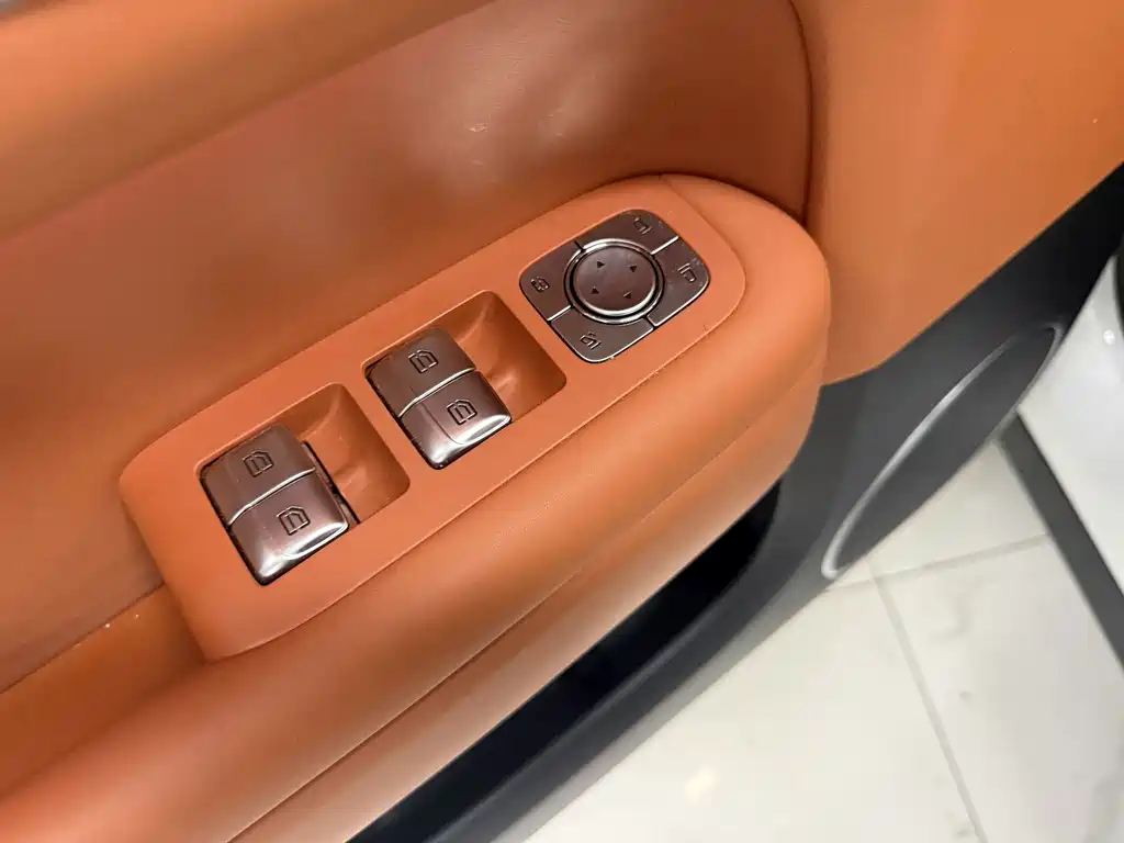 Li Auto Li L6 — миниатюра 10