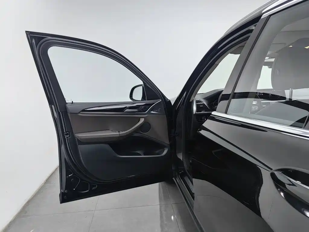 BMW X3 — миниатюра 8