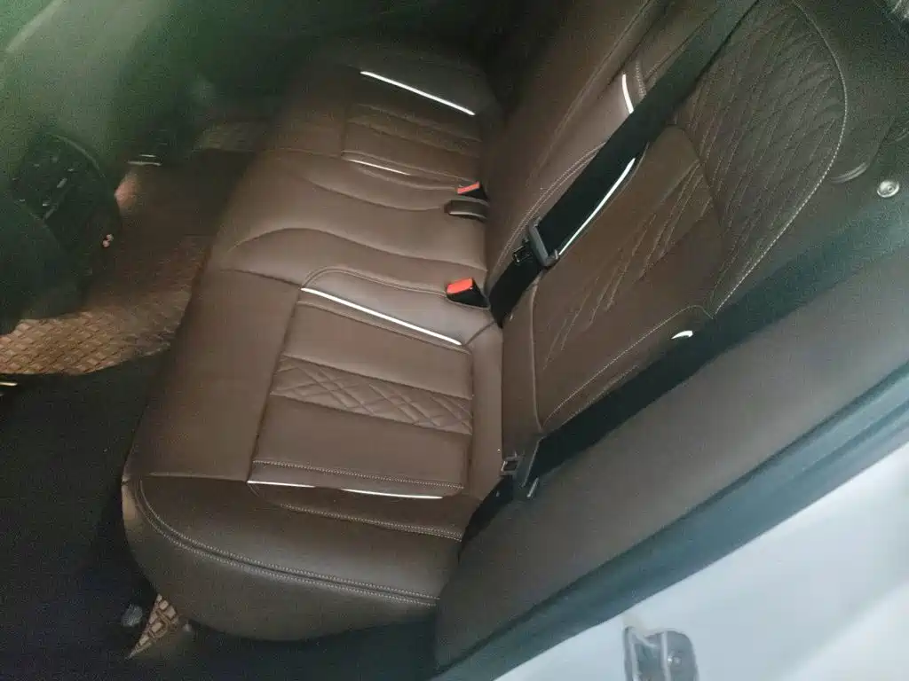 BMW 5 Series New Energy — миниатюра 18