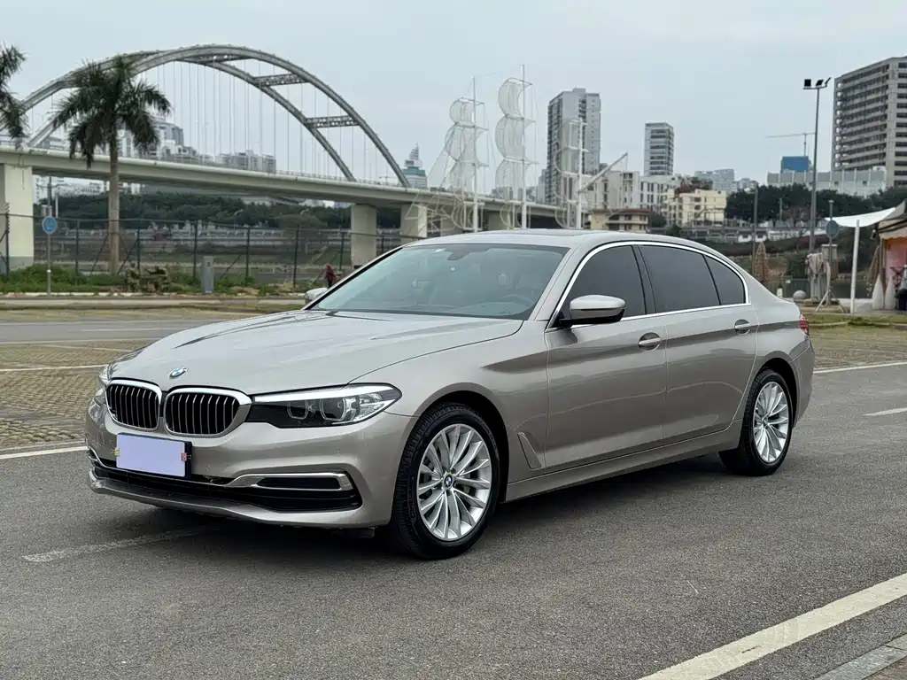 BMW 5 SERIES