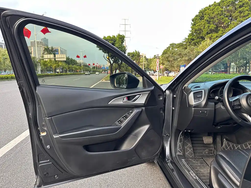 Mazda 3 Axela — миниатюра 10