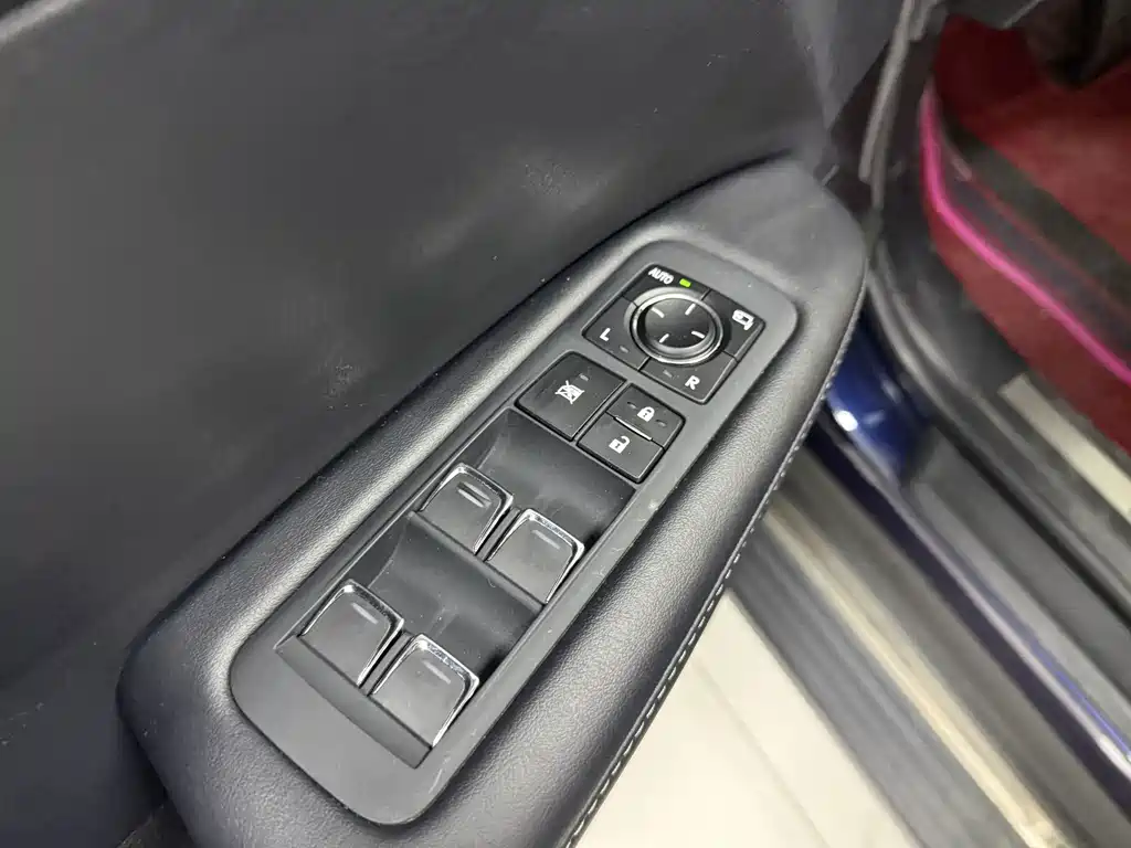Lexus RX — миниатюра 10