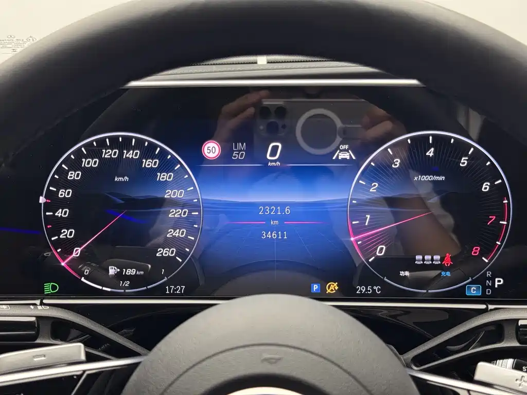 Mercedes-Benz E-Class — миниатюра 9