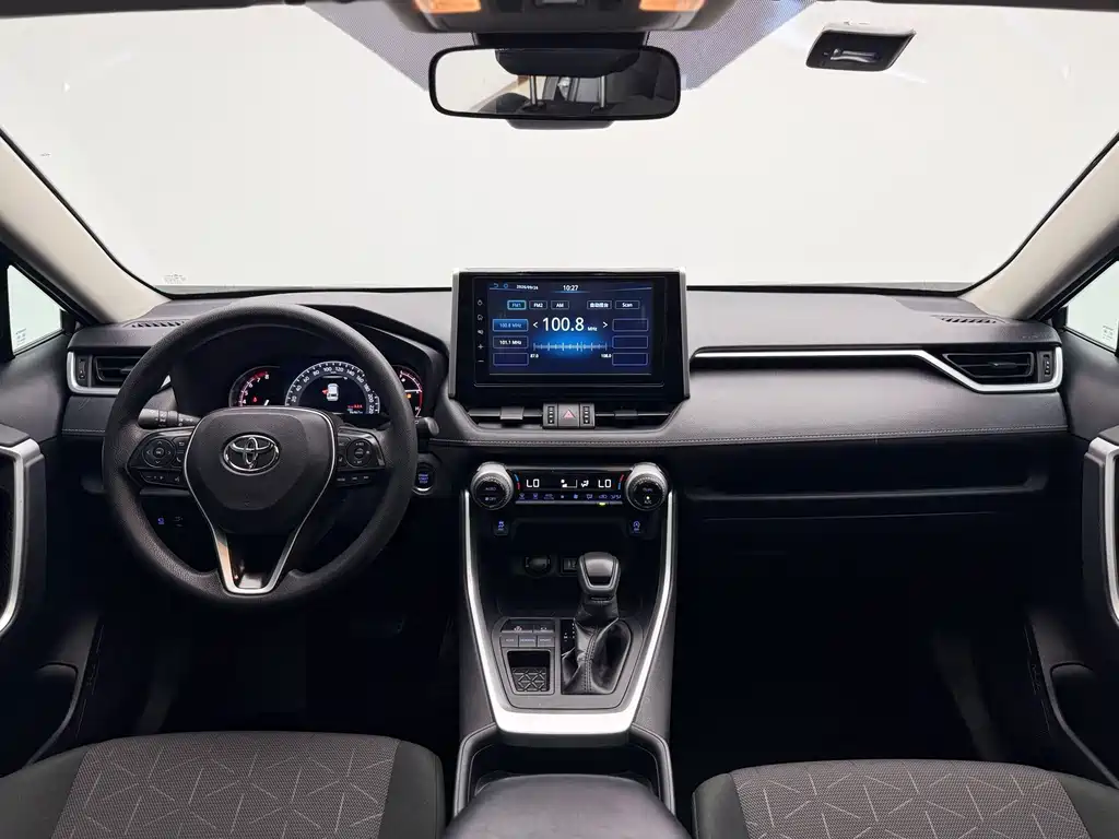 Toyota RAV4 — миниатюра 8