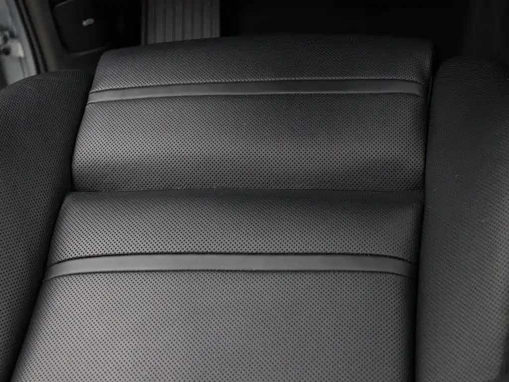 Porsche Cayenne — миниатюра 21