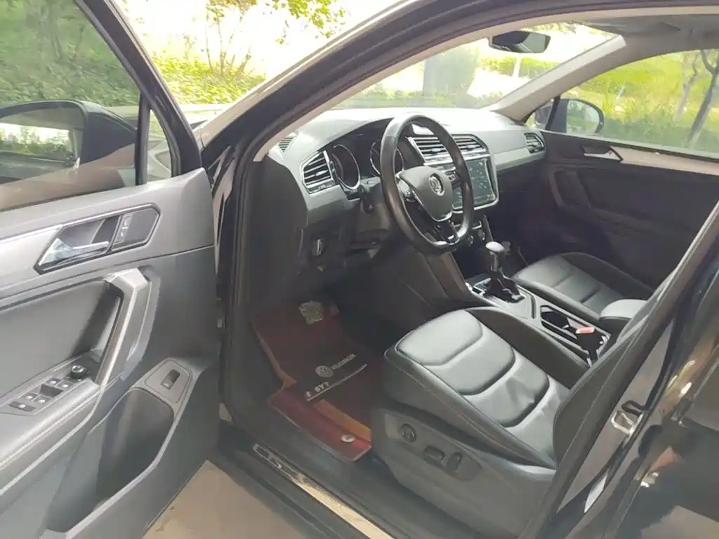 Volkswagen Tiguan L — миниатюра 16
