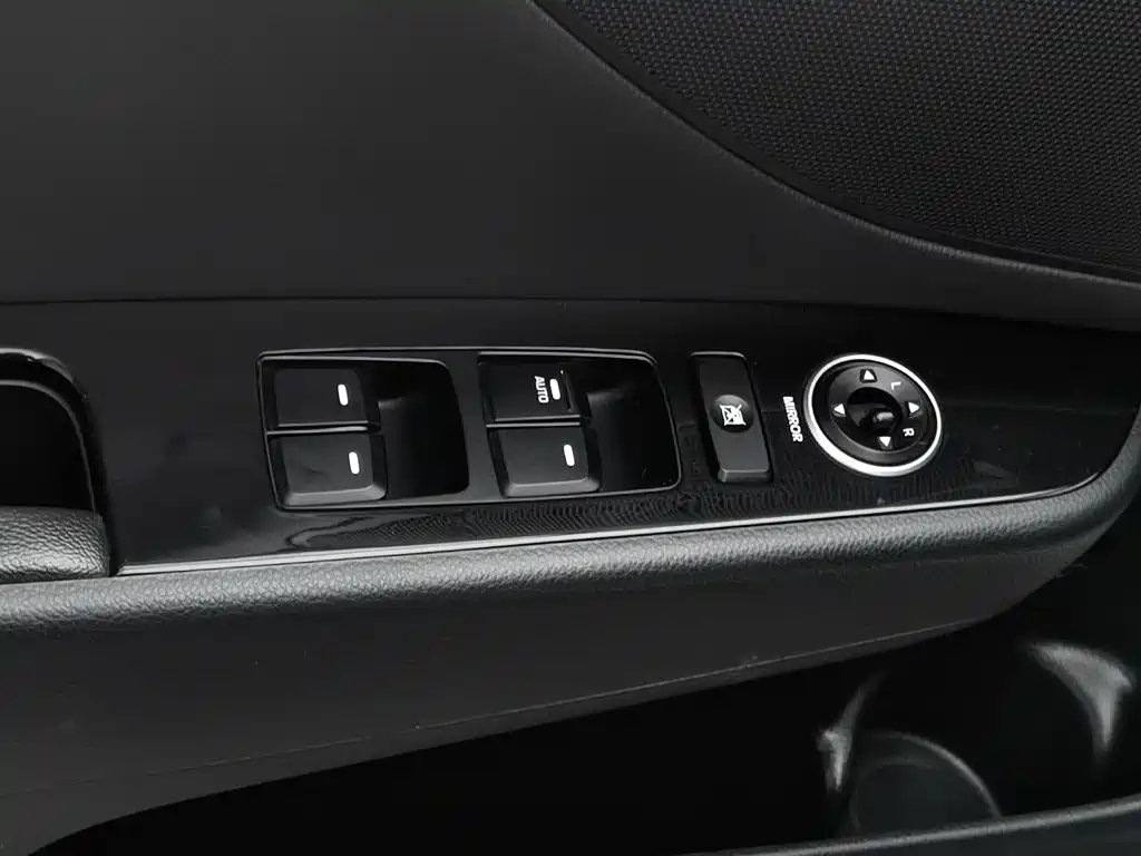 Hyundai Mistra — миниатюра 9