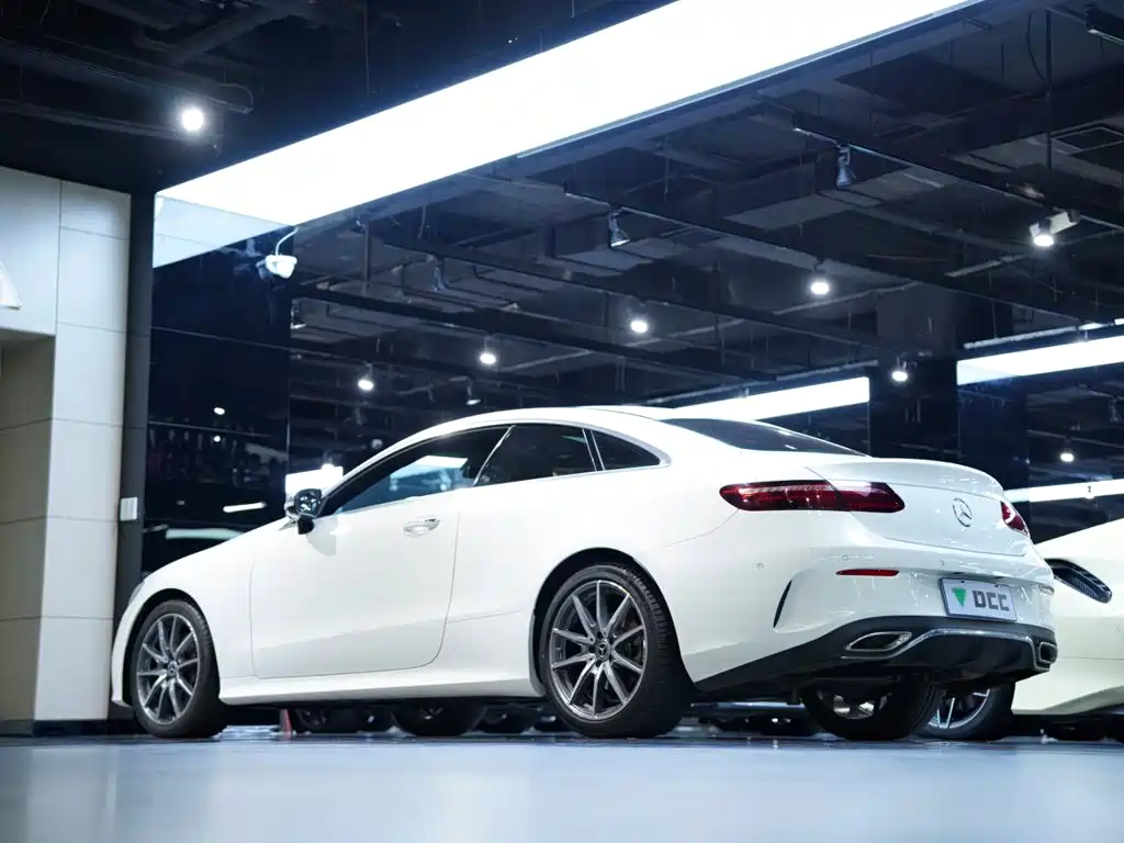 Mercedes-Benz E-Class (Import) — миниатюра 19