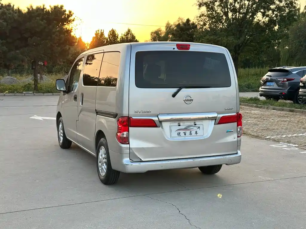 Nissan NV200 — миниатюра 4