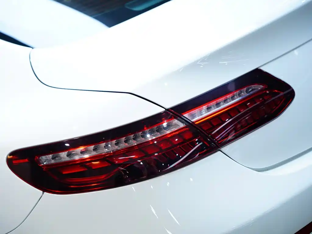 Mercedes-Benz E-Class (Import) — миниатюра 21