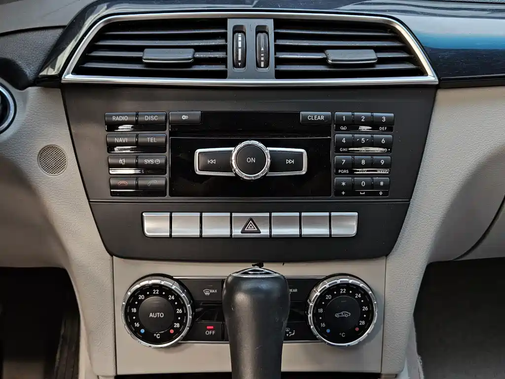 Mercedes-Benz C-Class — миниатюра 14