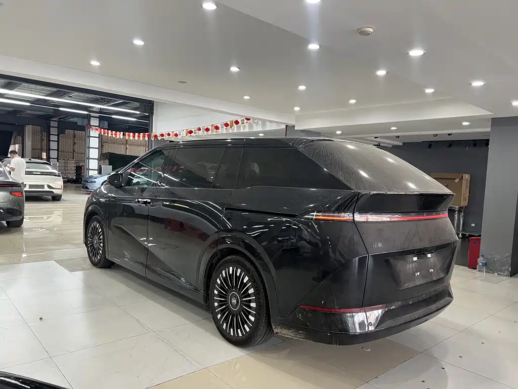 XPeng X9 — миниатюра 8