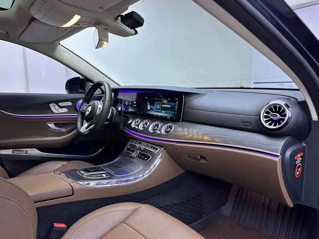 Mercedes-Benz E-Class — миниатюра 12