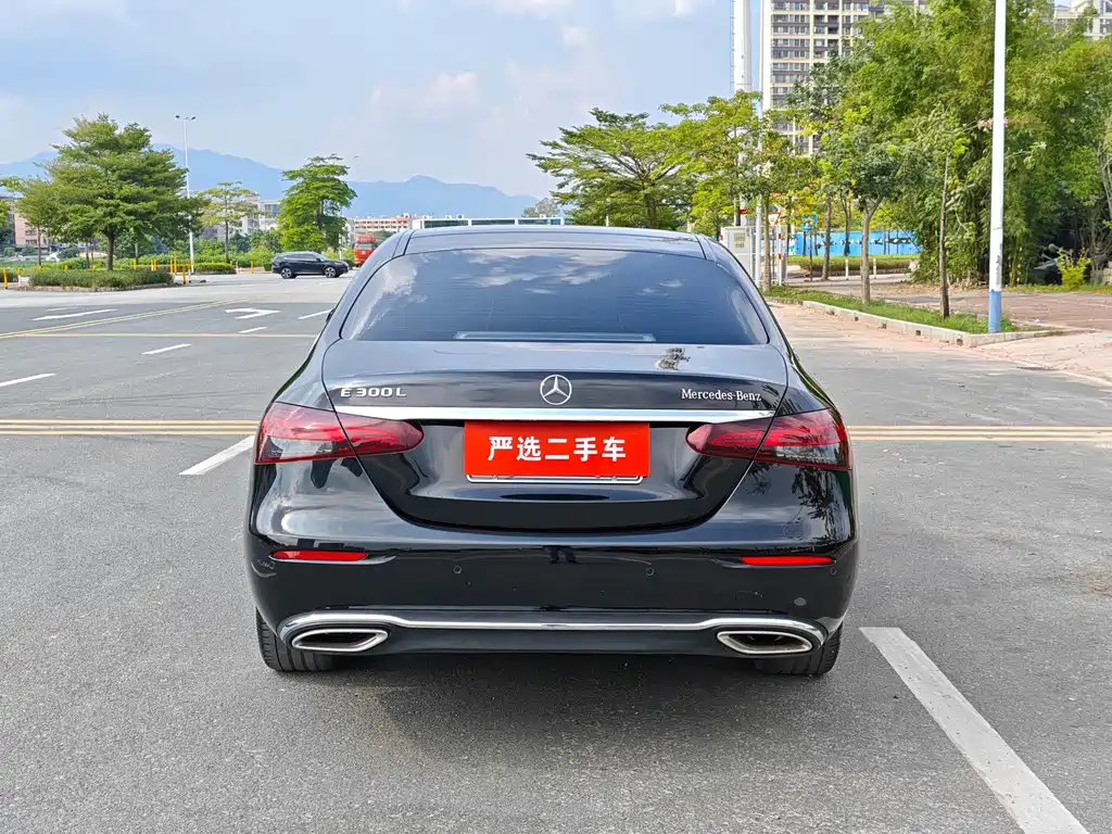 Mercedes-Benz E-Class — миниатюра 8