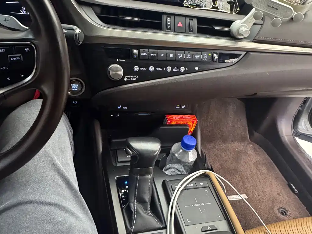 Lexus ES — миниатюра 8