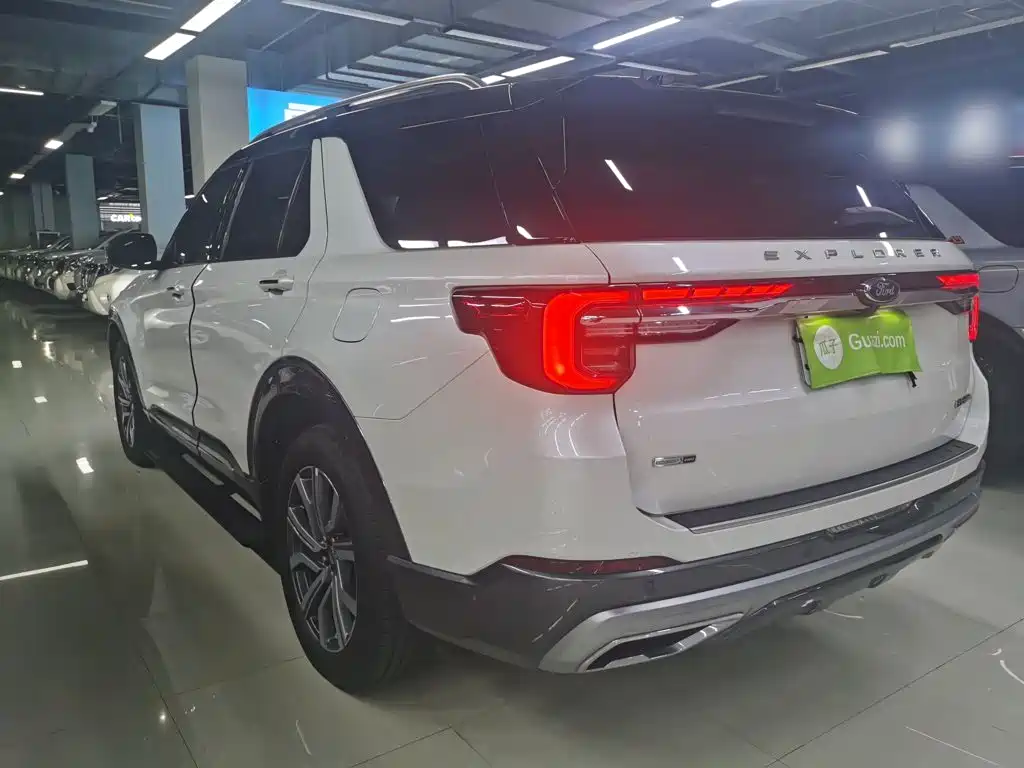 Ford Explorer — миниатюра 10