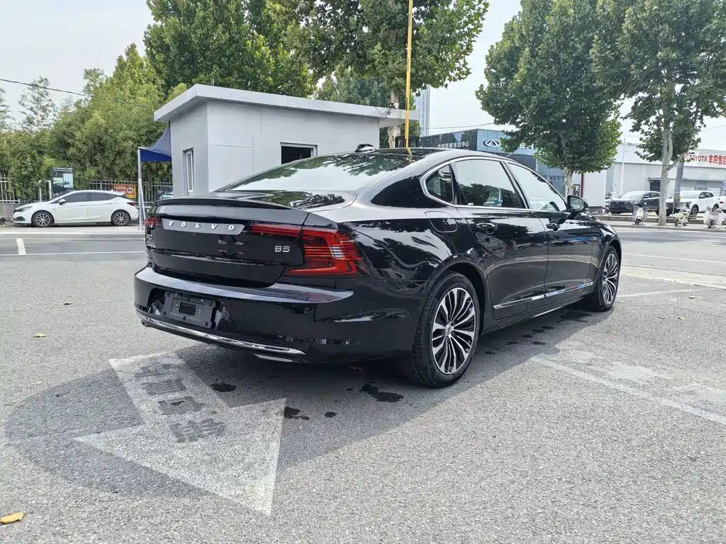 Volvo S90 — миниатюра 10