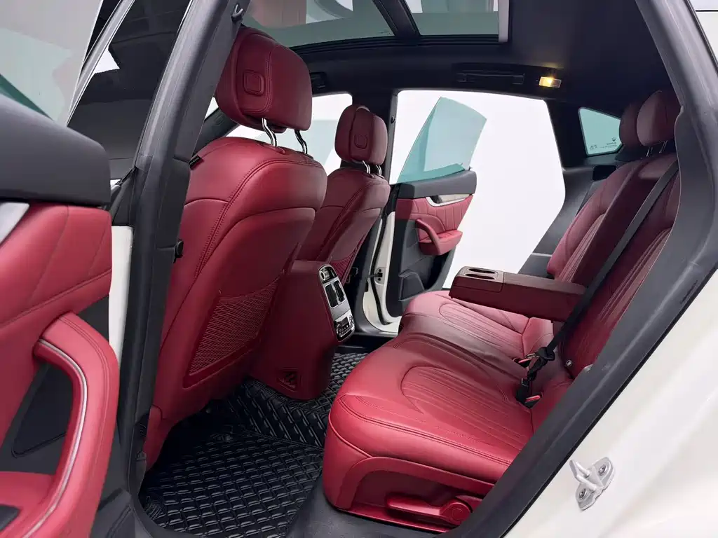 Maserati Levante — миниатюра 3