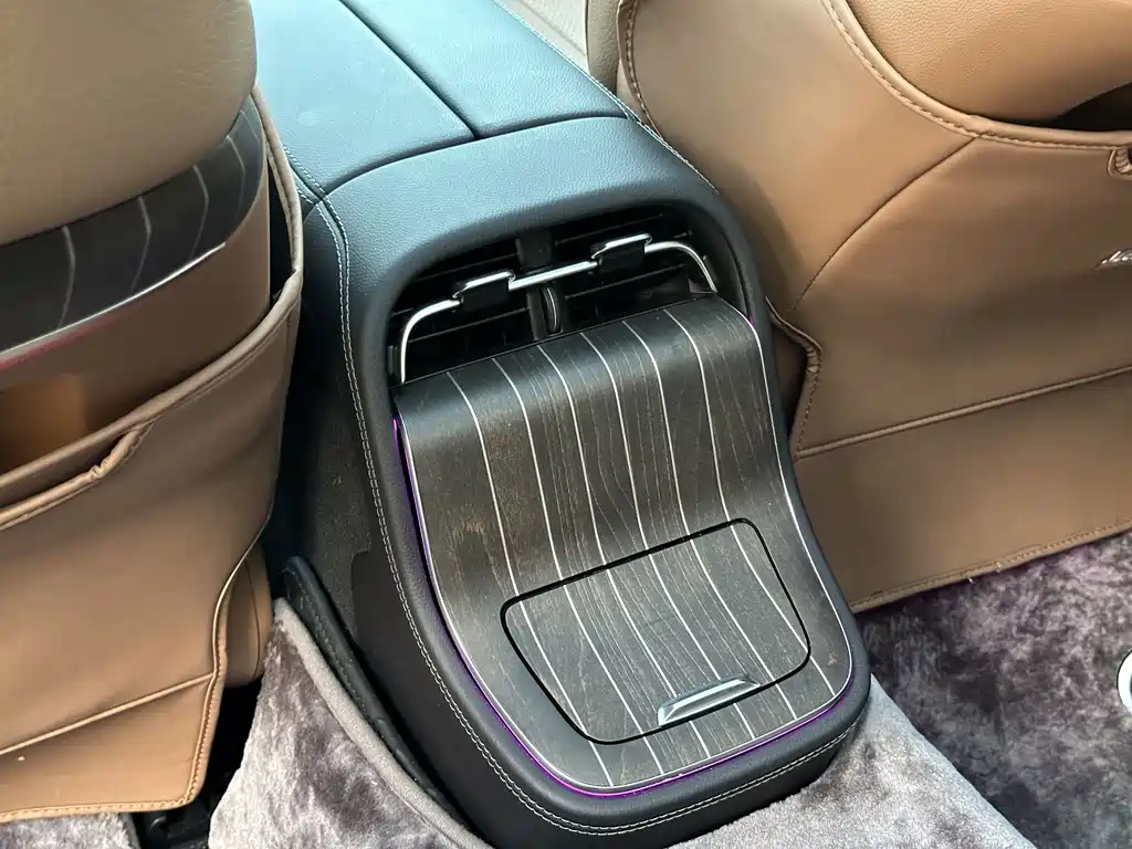 Mercedes-Benz E-Class — миниатюра 24