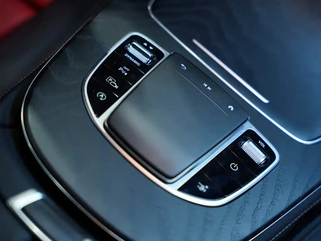 Mercedes-Benz E-Class (Import) — миниатюра 46
