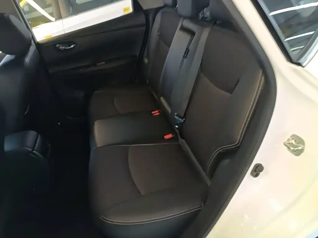 Nissan Tiida — миниатюра 17