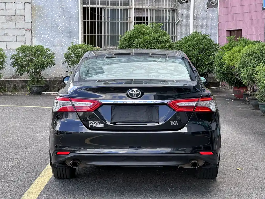 Toyota Camry — миниатюра 13