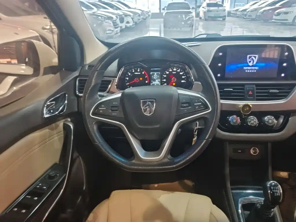 Baojun 310W — миниатюра 11
