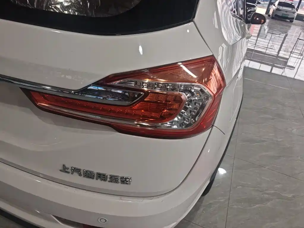 Baojun 310W — миниатюра 8