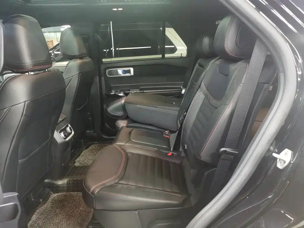 Ford Explorer — миниатюра 20
