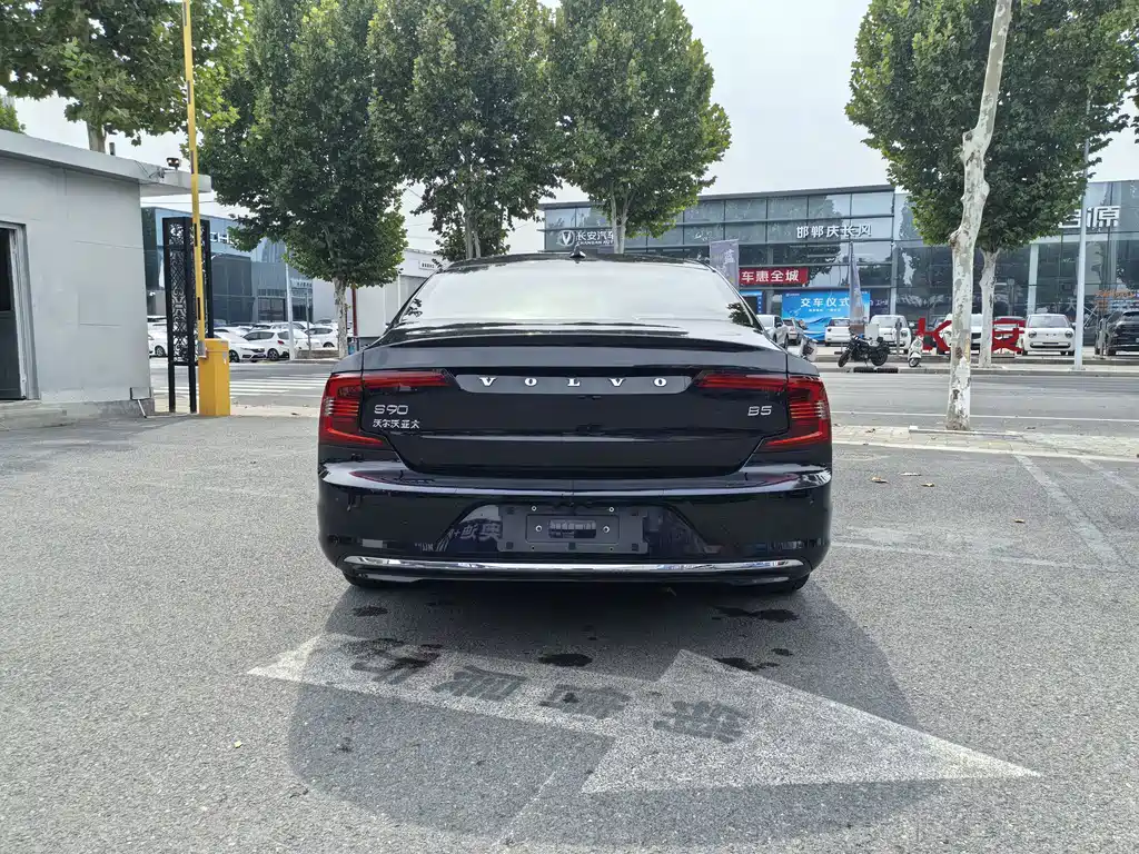 Volvo S90 — миниатюра 9