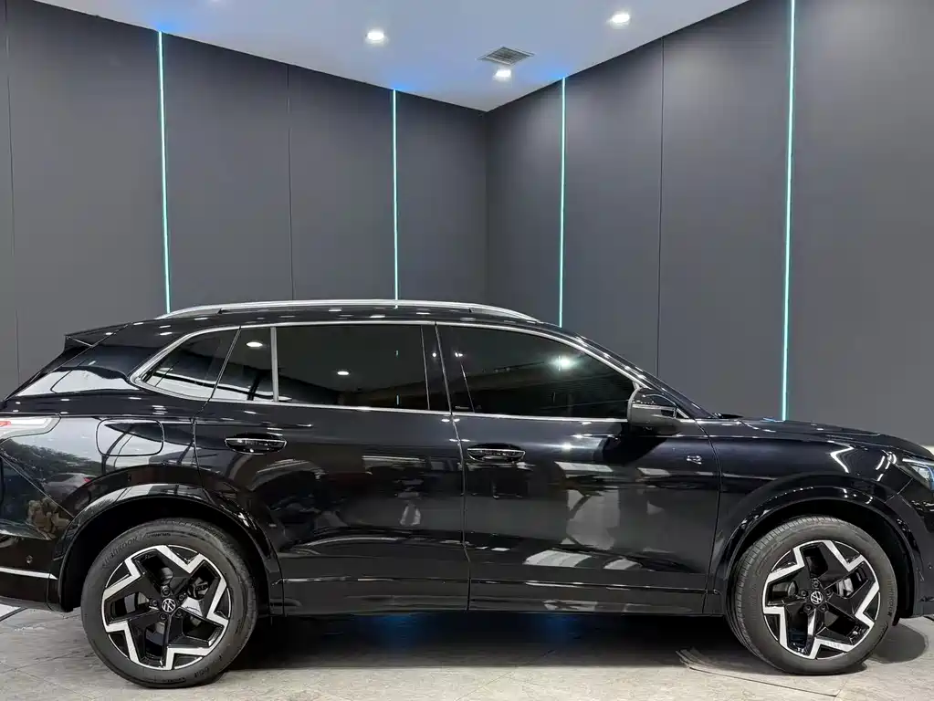 Volkswagen Tiguan L — миниатюра 5