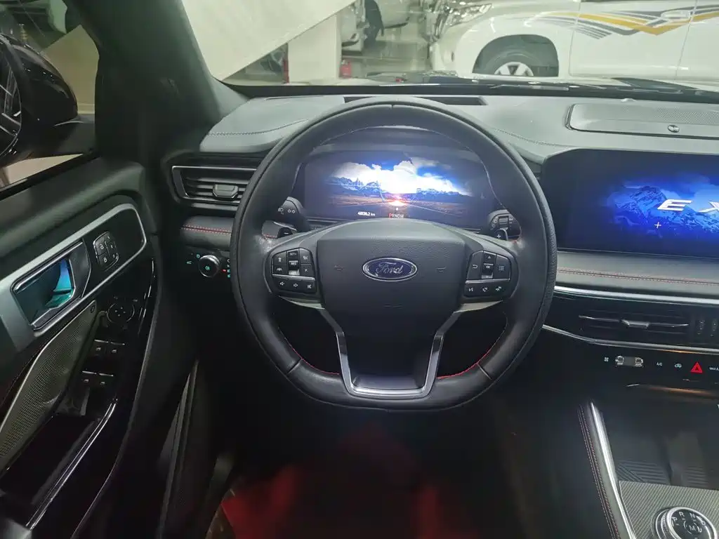 Ford Explorer — миниатюра 6