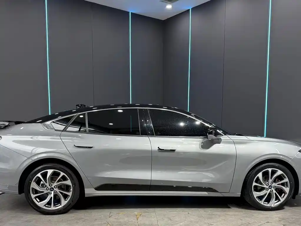 Ford Mondeo — миниатюра 5