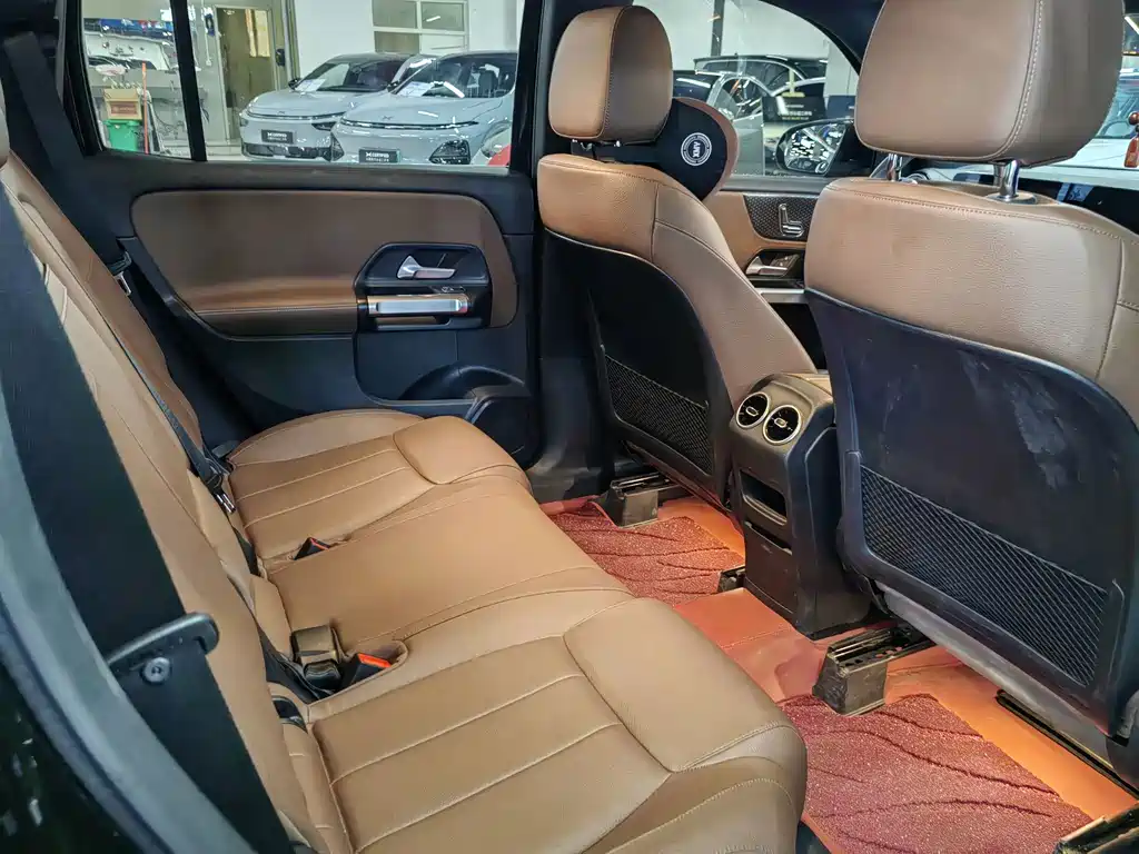 Mercedes-Benz GLB — миниатюра 11