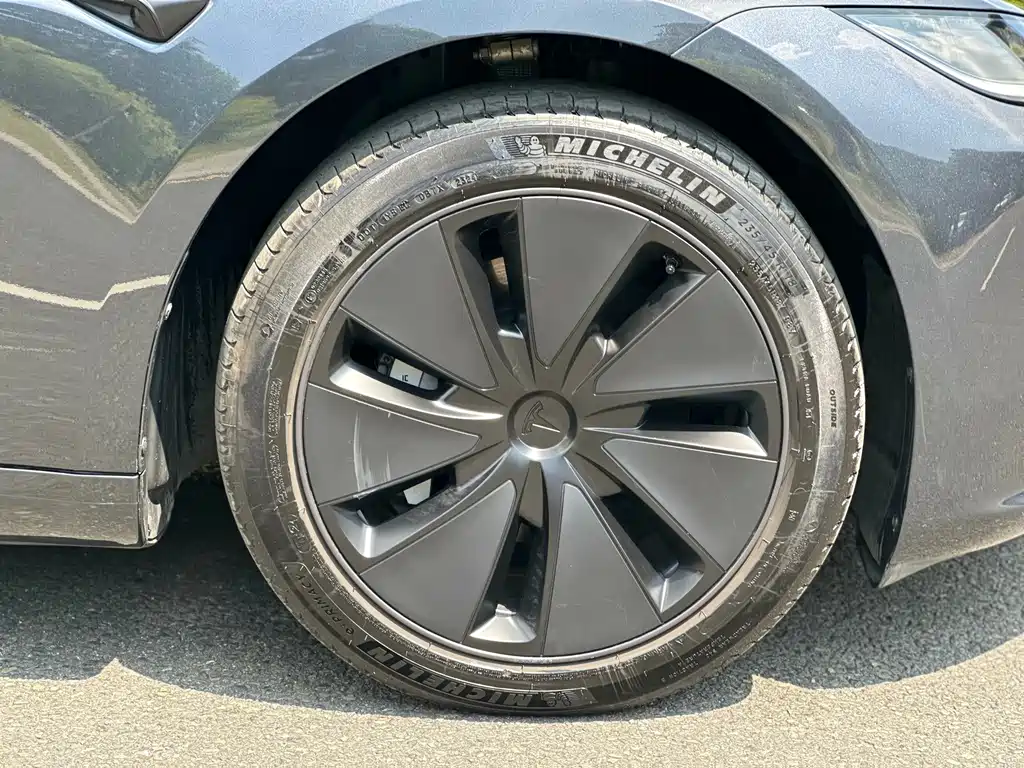 Tesla Model 3 — миниатюра 19