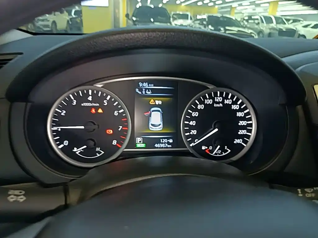 Nissan Tiida — миниатюра 12