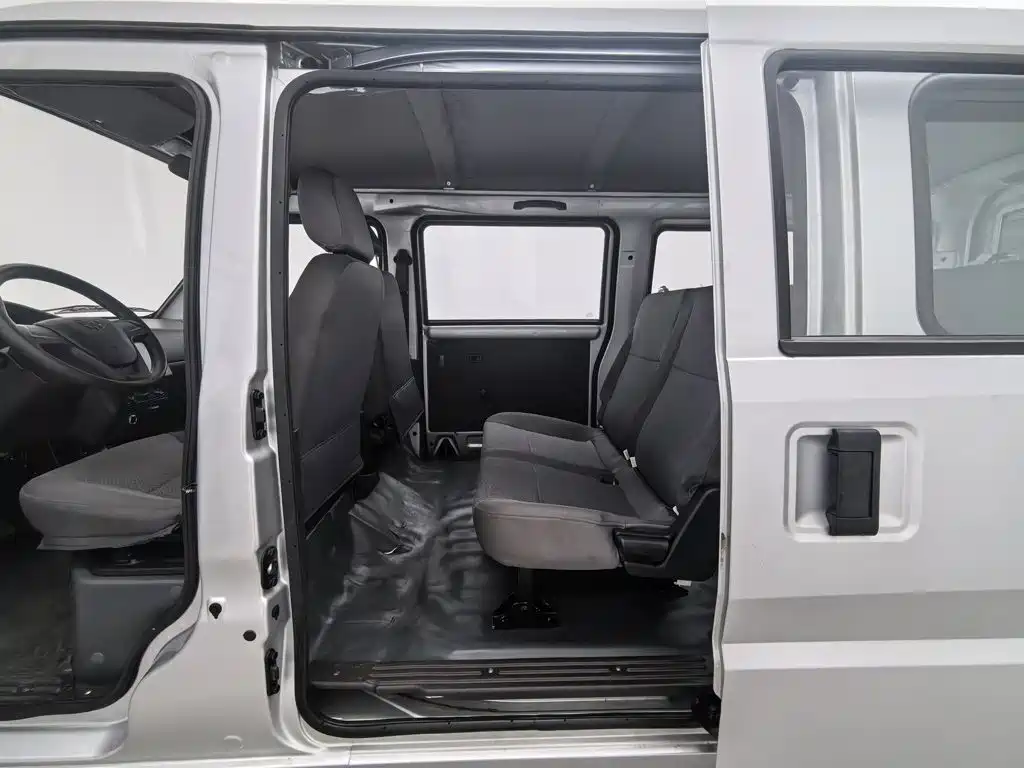 Wuling Rongguang — миниатюра 15