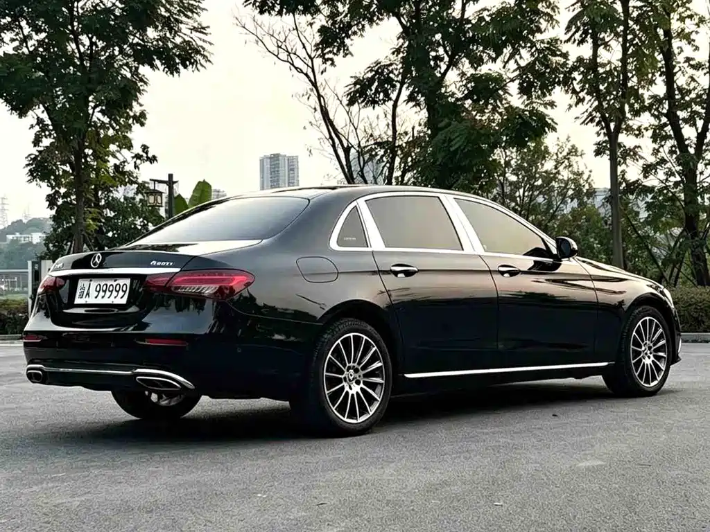 Mercedes-Benz E-Class — миниатюра 7