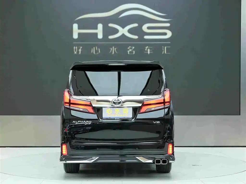 Toyota Alphard — миниатюра 5