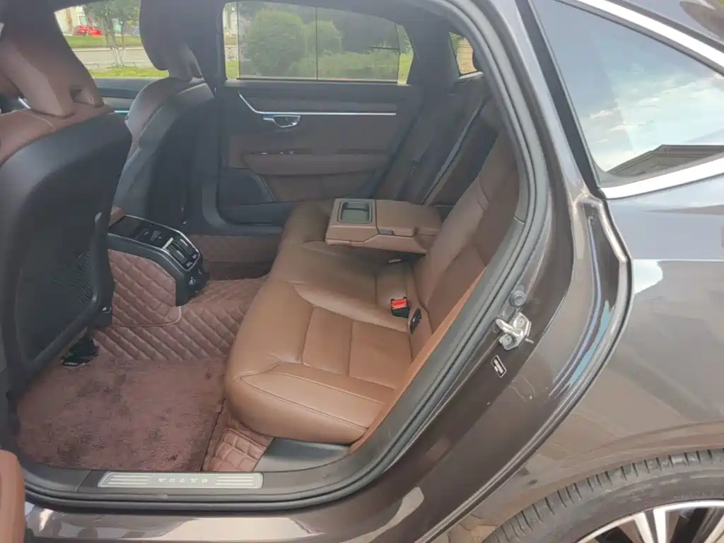 Volvo S90 — миниатюра 17