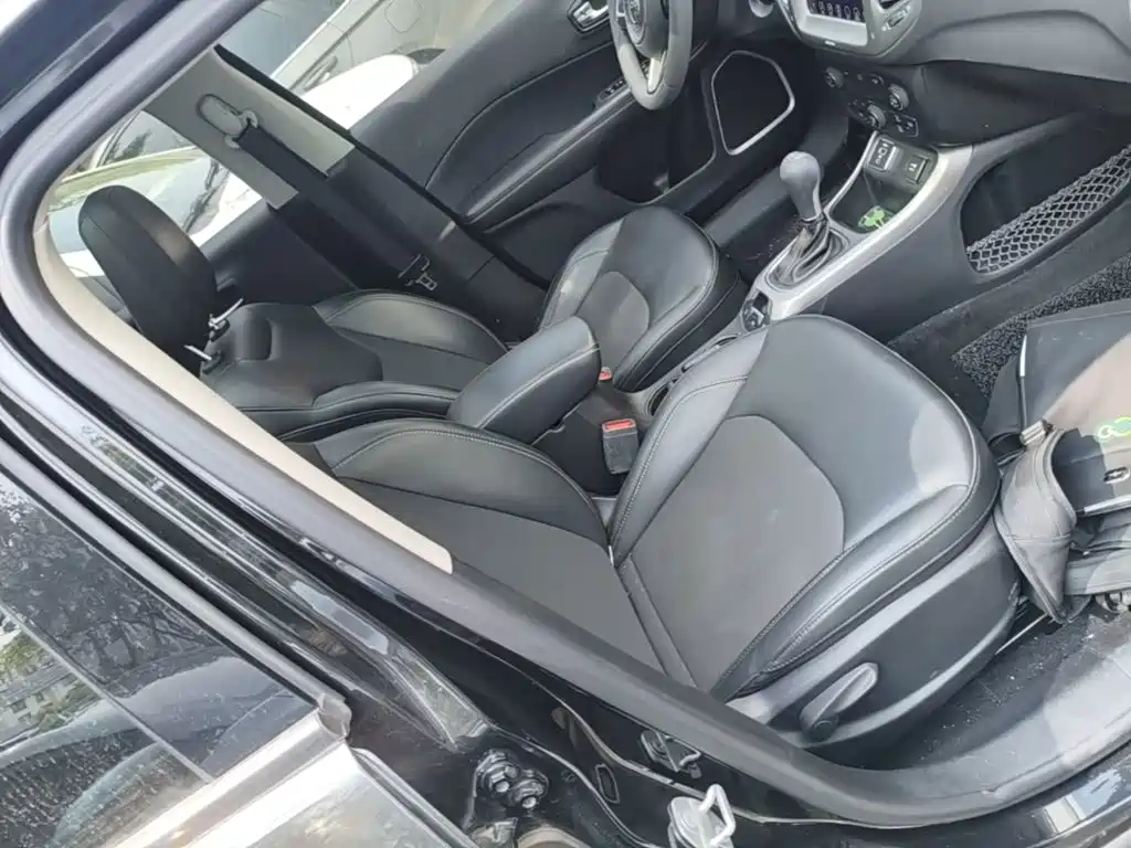 Jeep Compass — миниатюра 25