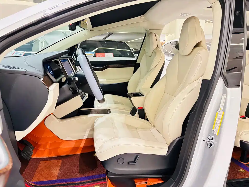 Tesla Model X — миниатюра 20