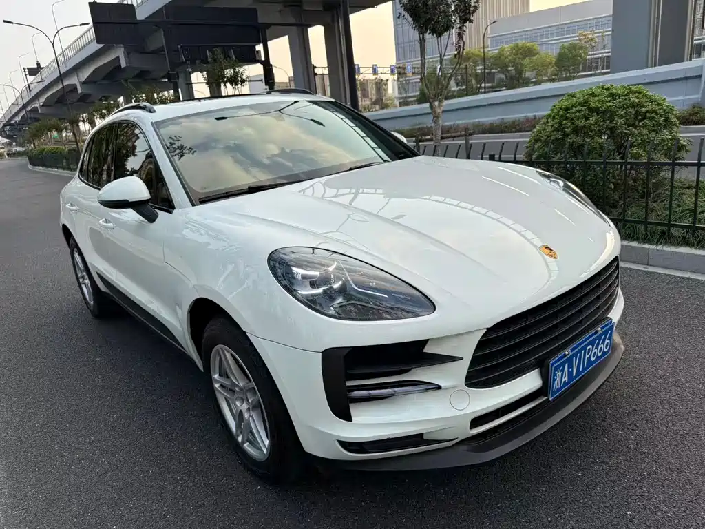 Porsche Macan — миниатюра 3