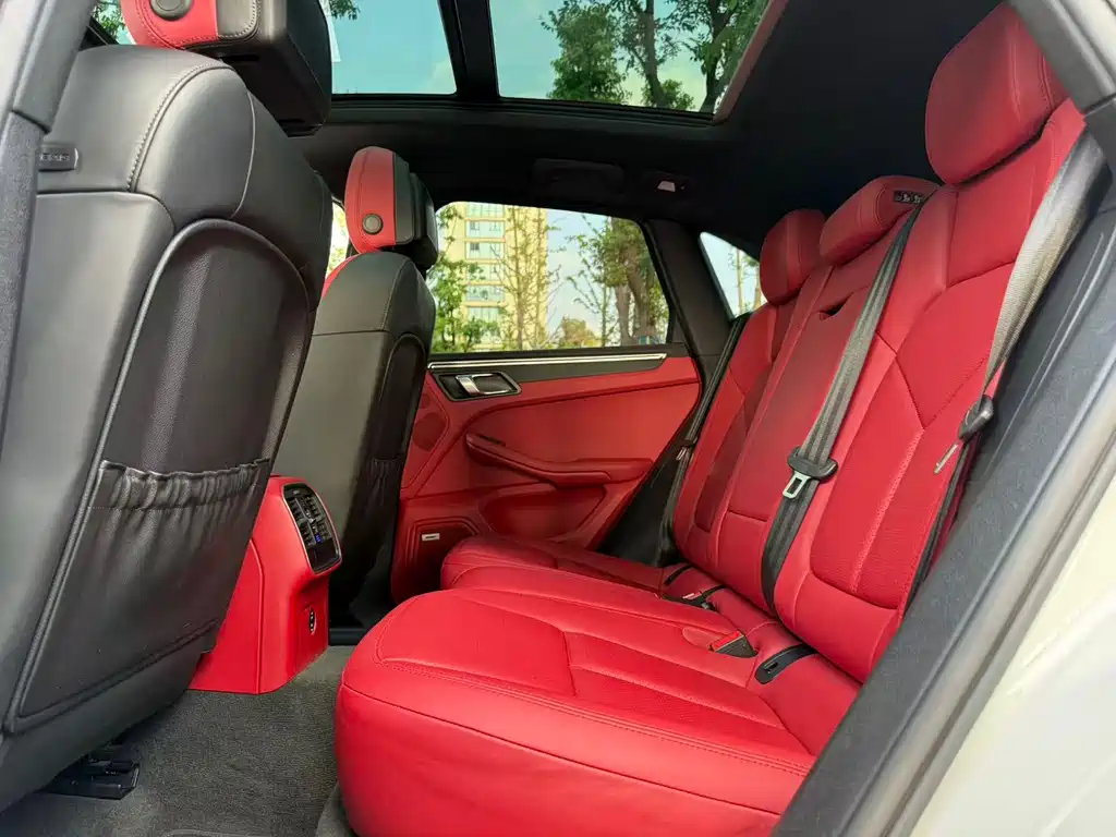 Porsche Macan — миниатюра 16