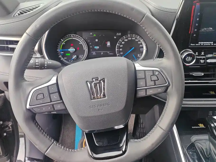 Toyota Crown Kluger — миниатюра 15