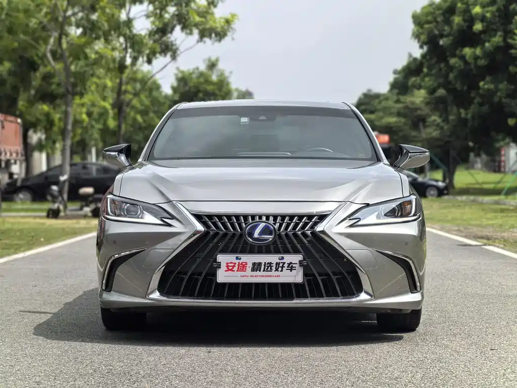 Lexus ES — миниатюра 2