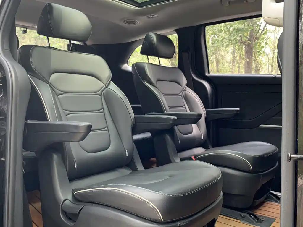 Hyundai Custo — миниатюра 8