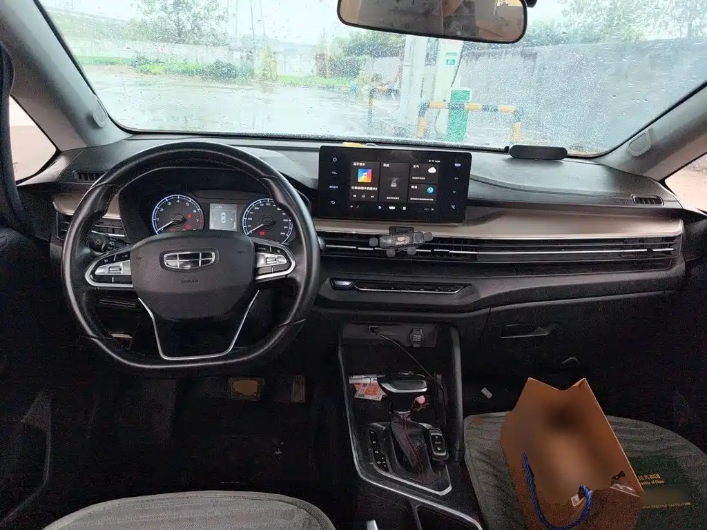 Geely Vision X3 — миниатюра 5