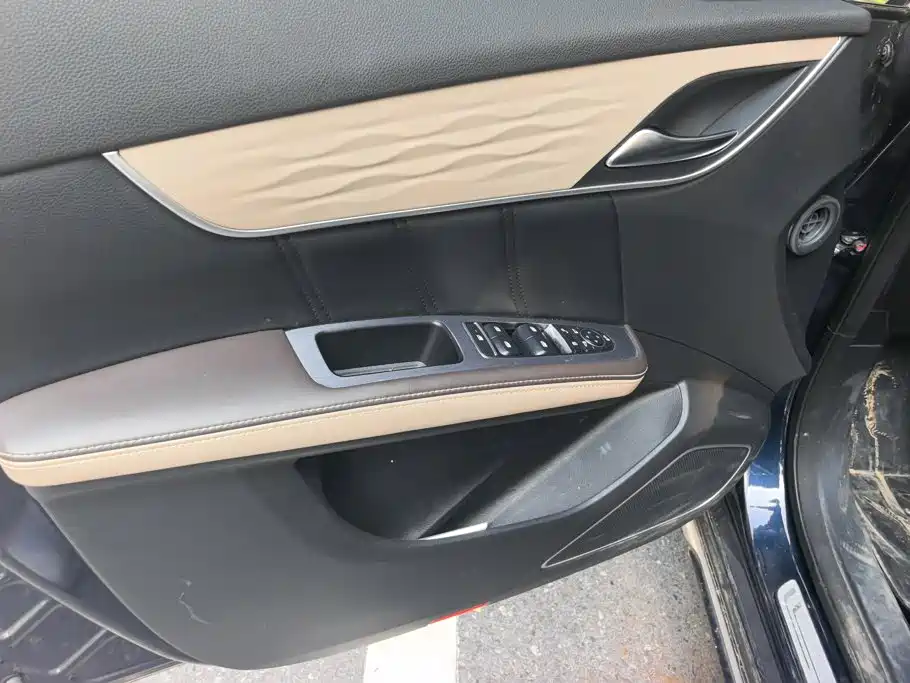 BYD MAX New Energy — миниатюра 7