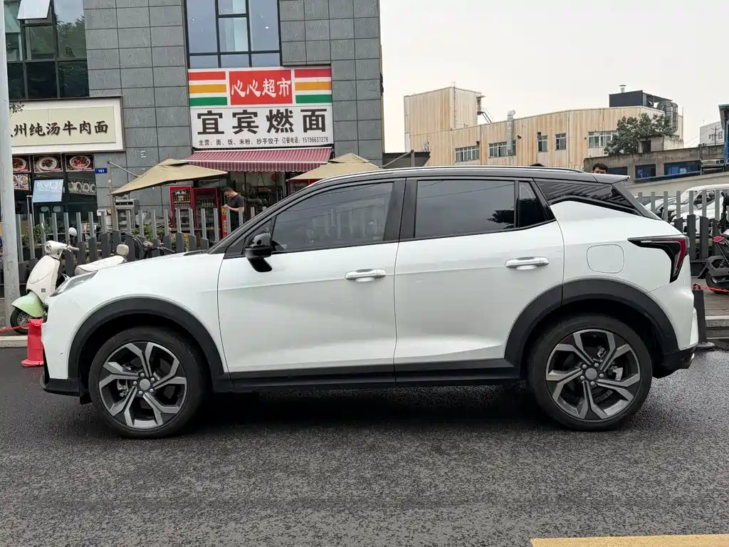 Lynk & Co 06 — миниатюра 3